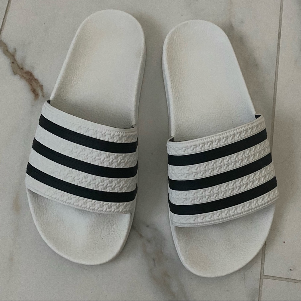 ADIDAS ADILETTE SLIDES